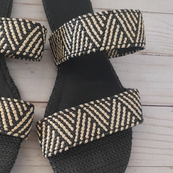 🌺🍀Perfect slippers by universal tread🍀🍀🍀 - Picture 3 of 6